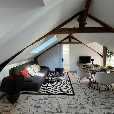 아파트 A 300m Du Port Emblematique *