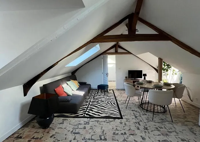 아파트 A 300m Du Port Emblematique *